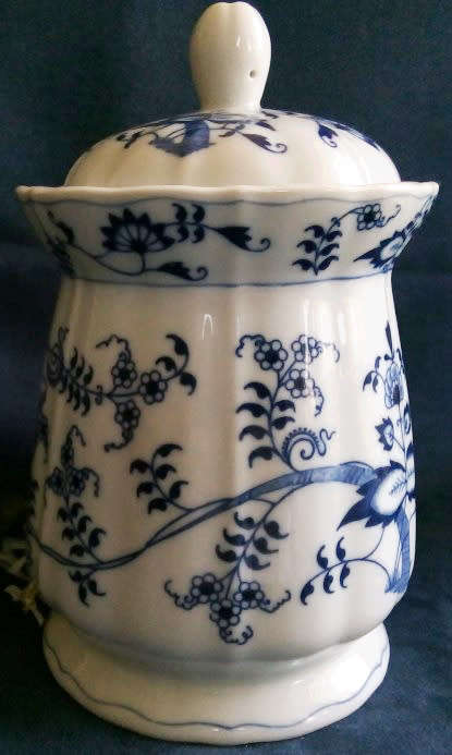 LARGE VINTAGE CANISTER BLUE DANUBE JAPAN, ONION DESIGN, UNDER GLAZE DECORATED PORCELAIN