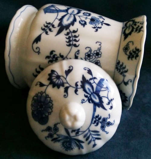 LARGE VINTAGE CANISTER BLUE DANUBE JAPAN, ONION DESIGN, UNDER GLAZE DECORATED PORCELAIN