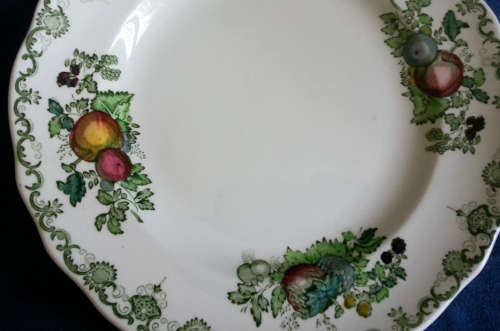 VINTAGE MASONS IRONSTONE PLATE,  DESIGN....FRUIT BASKET.....  MADE IN ENGLAND