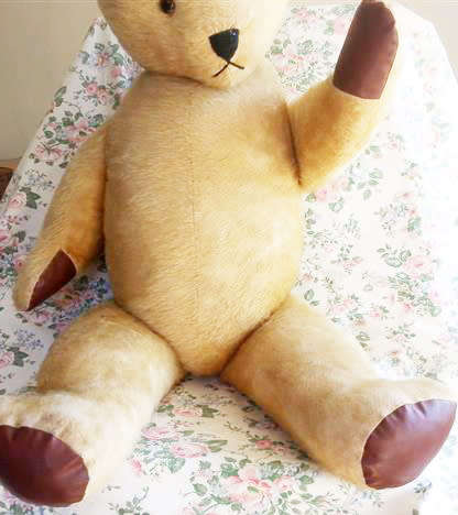 OLD, HUGE 112cm  ALMOST ANTIQUE TEDDY, LOOKS LIKE AN ARK BEAR MADE IN SOUTH AFRICA, MOVING JOINTS