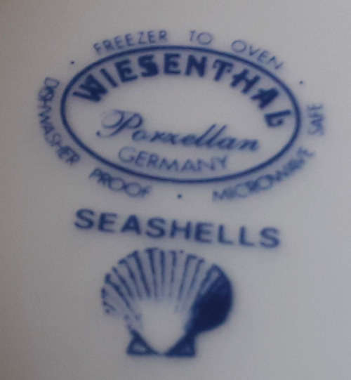 VINTAGE, GERMAN WIESENTHAL, WHITE PORCELAIN DEEP SALAD BOWL WITH BLUE SEA SHELL DESIGN