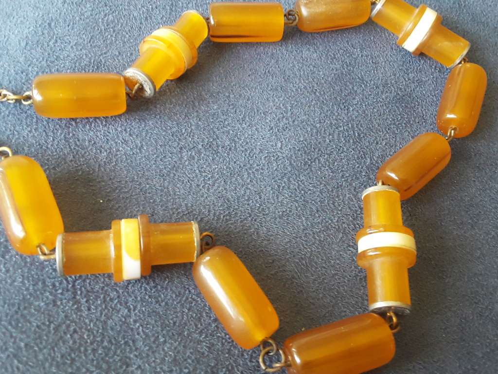 VINTAGE, HONEY COLOURED, BAKELITE   NECKLACE, OVAL  BEADS AND UNUSUAL TUBE LIKE BEADS
