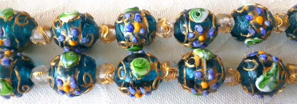 VINTAGE COLOURFUL GLASS NECKLACE.....STUNNING !!!