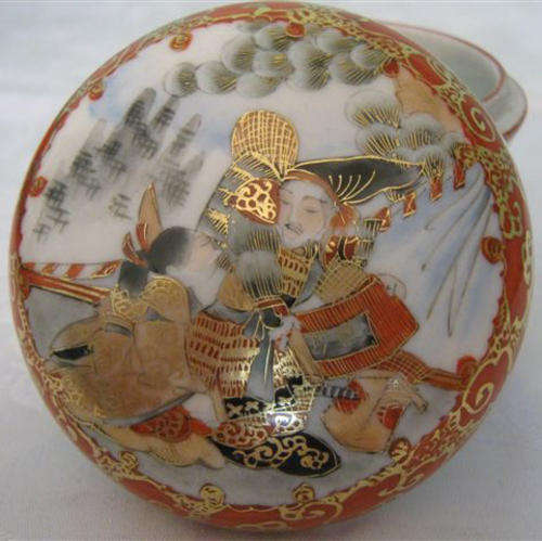 ANTIQUE, HAND PAINTED CHINESE PORCELAIN JAR WITH A LID, PERFECT !!!