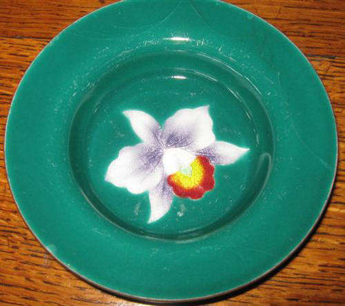 R1.00 FLORAL CENTRE PIECE,VINTAGE, CLOISONNE DISH, WITH  DAMAGE.