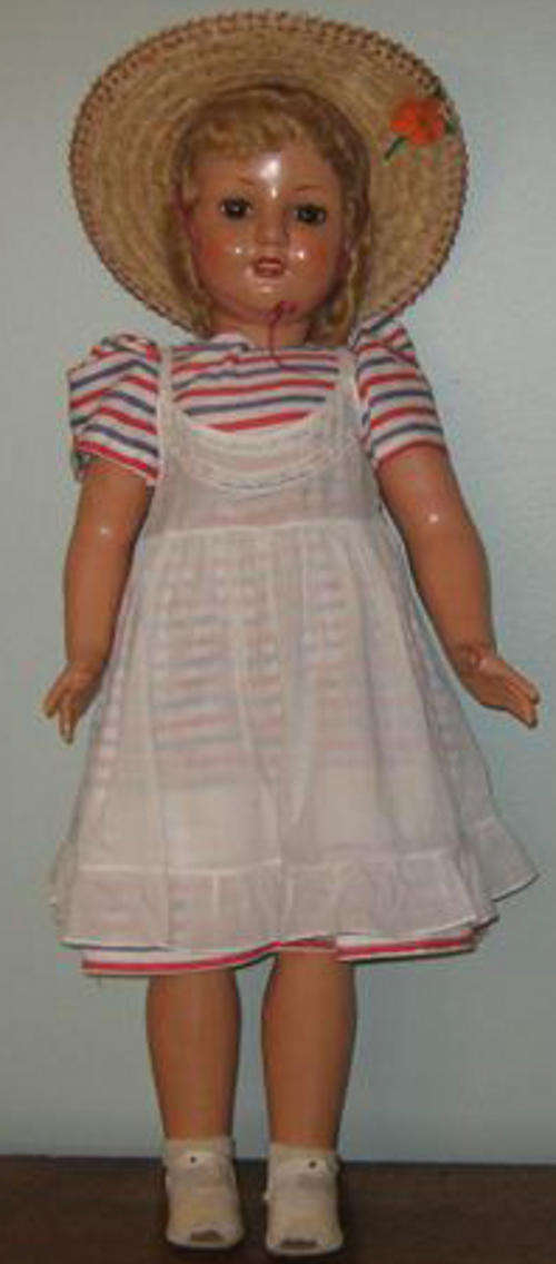 BEAUTIFUL EARLY 20th C WALKIE TALKIE DOLL WITH SLEEPING EYES, ORIGINAL CLOTHES.