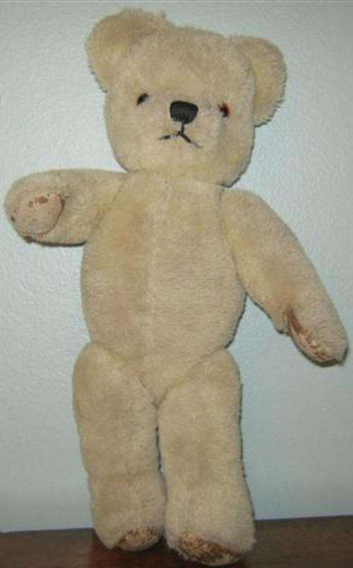 CRAZY LOW STARTING PRICE !! VINTAGE AND HIGHLY COLLECTABLE CHAD VALLEY BEAR, 1953, CONDITION GOOD.