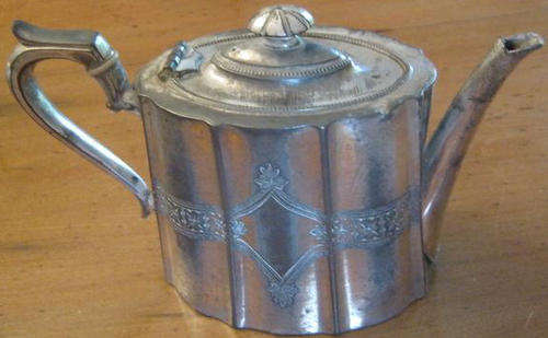 R1.00   VICTORIAN TEA POT, DISPLAY PURPOSES ONLY, EXTREEMLY SHABBY CHIC !!!