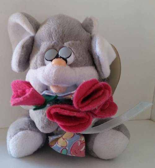 CUTTIE MOUSE WITH FLOWERS JUST FOR YOU