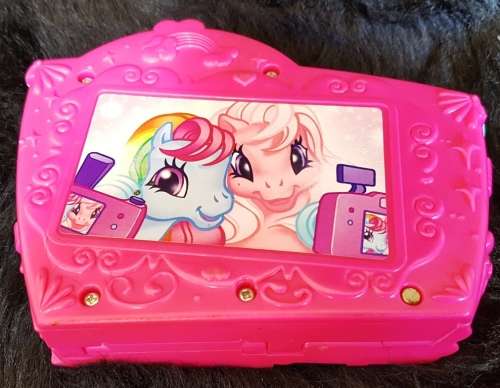 FOLD UP MY LITTLE PONY STAGE AND 6X MY LITTLE PONY'S FOR YOUR COLLECTION