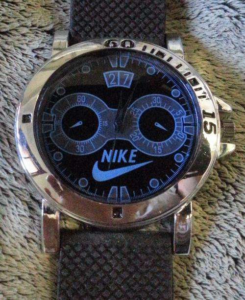 NIKE MENS WATCH with rubber strap