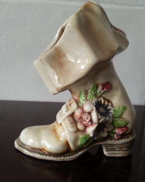 VINTAGE BOOT VASE WITH FLOWERS A MUST HAVE FOR A COLLECTOR