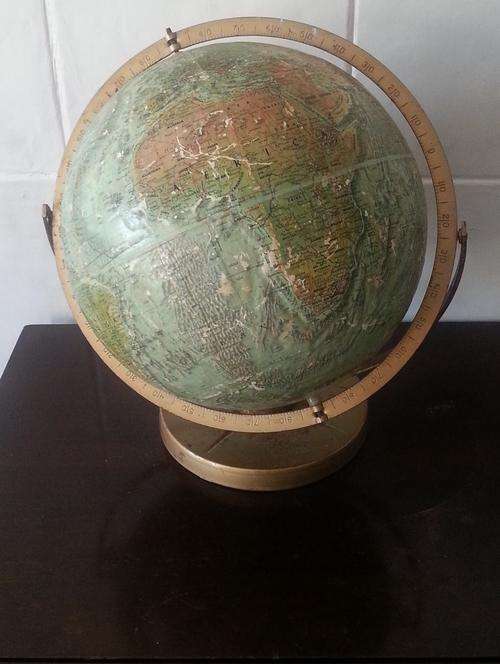 VINTAGE EARTH BALL