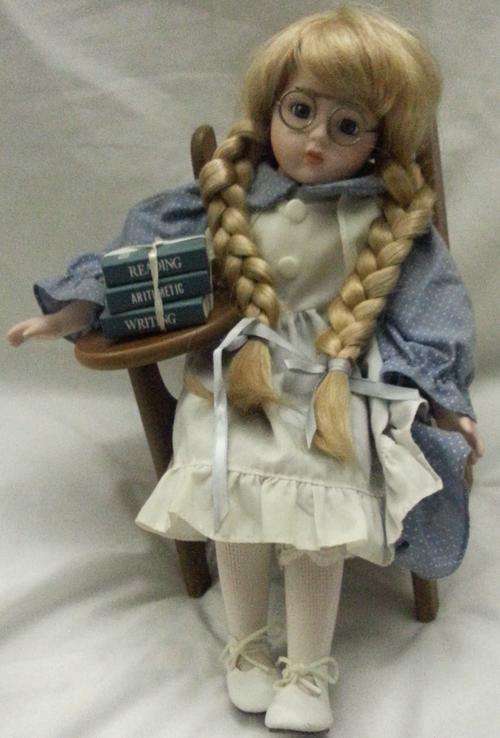 THE HERITAGE HEIRLOOM COLLECTION REALLY STUNNING PORCELAIN DOLL ON HER CHAIR READY FOR THE LESSON
