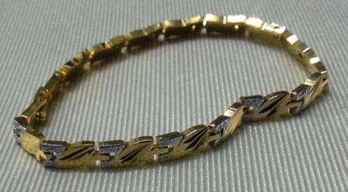 9CT GOLD PLATED BRACELET REALLY A LOVELY PIECE OF JEWELLERY