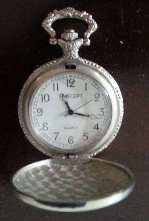 VINTAGE TIMECEPT QUARTS POCKET WATCH