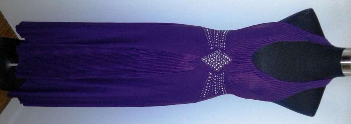 STUNNING EVENING DRESS