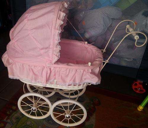 VINTAGE LOOK DOLL PRAM