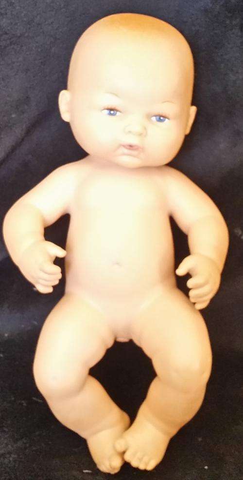 VINTAGE RUBBER DRINK AND WET DOLL