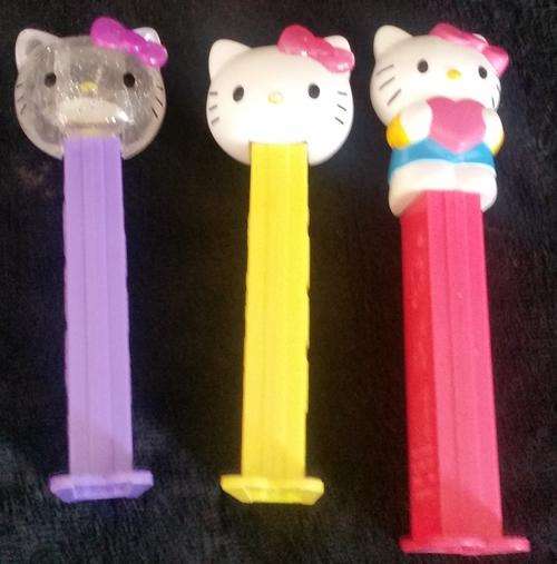 3 X COLLECTION OF HELLO KITTY  PEZ ' ers