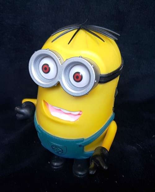 MINION MP3 PLAYER & MINI SPEAKER & FM RADIO