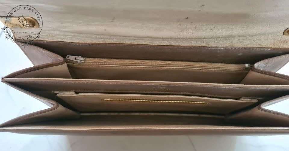 John Orrs Alligator Handbag Detachable shoulder strap Inside zipper and open pocket Vintage1920s