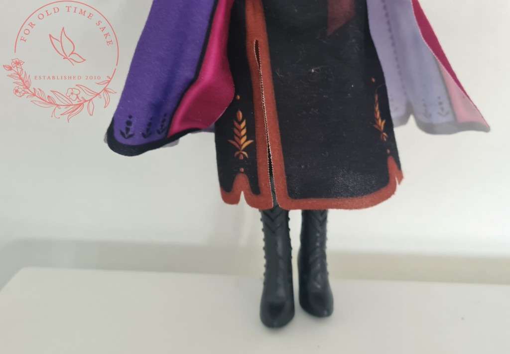 Disney Frozen Anna Doll - Comes as per photos