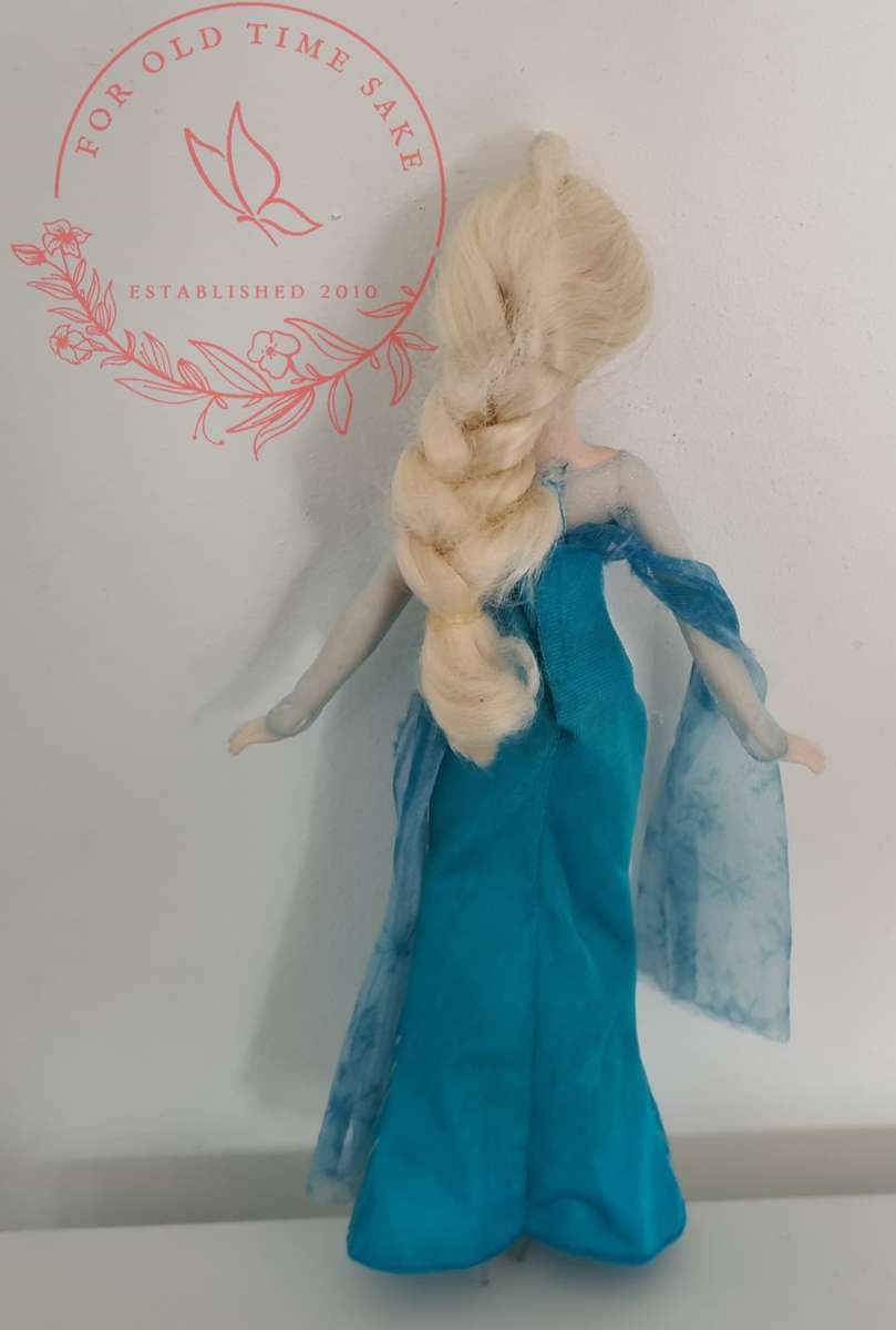 Disney Frozen Elsa Doll - comes as per photo