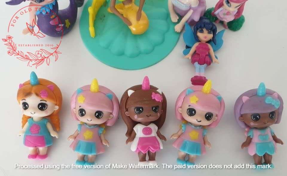 Job lot Small Disney dolls. the unicorn dollies is +- 4.5cm tall