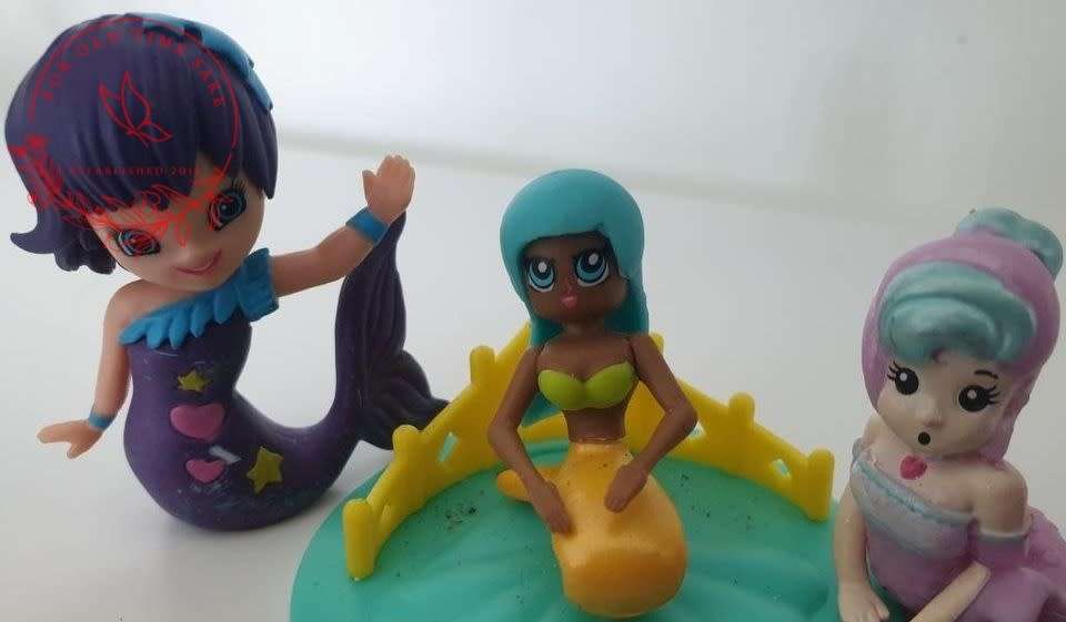 Job lot Small Disney dolls. the unicorn dollies is +- 4.5cm tall