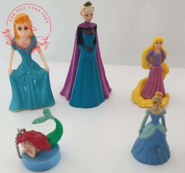 Assorted Disney Mini dolls tallest one is 9cm