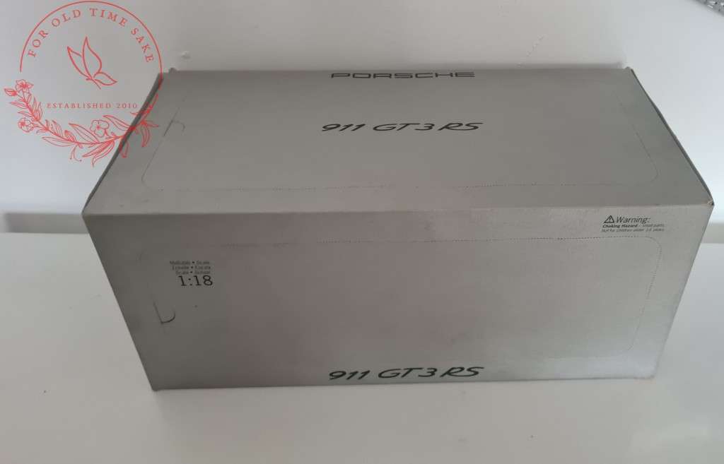 Porsche 911 GT3 RS Dealer Edition scale 1:18 Model by AutoArt -Never been displayed out of box
