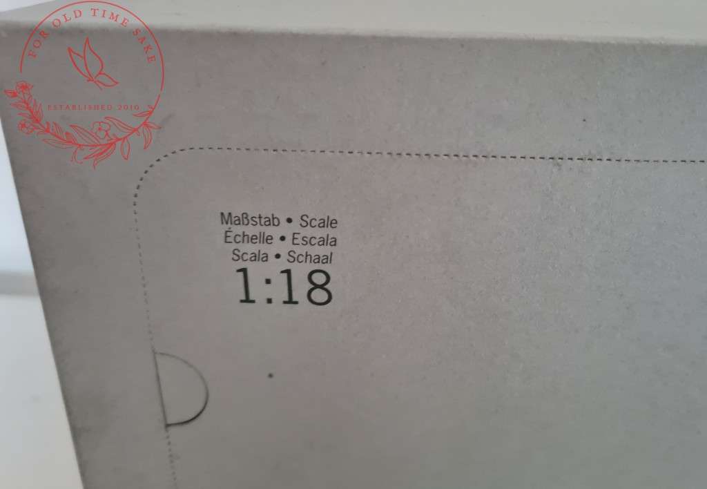 Porsche 911 GT3 RS Dealer Edition scale 1:18 Model by AutoArt -Never been displayed out of box