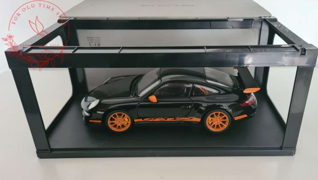 Porsche 911 GT3 RS Dealer Edition scale 1:18 Model by AutoArt -Never been displayed out of box