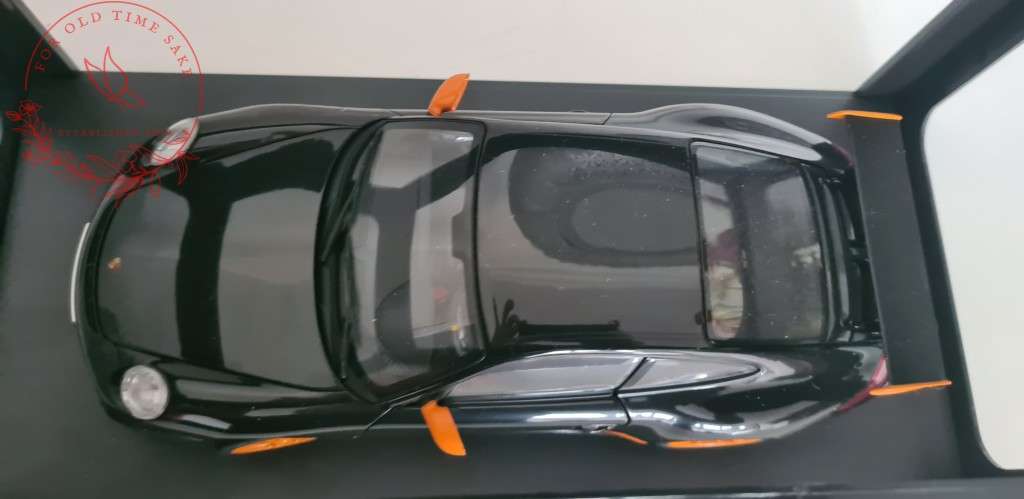 Porsche 911 GT3 RS Dealer Edition scale 1:18 Model by AutoArt -Never been displayed out of box