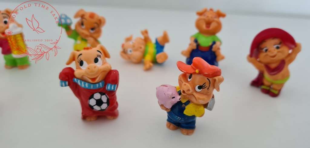 Lot Mini pig figurerines - see photos