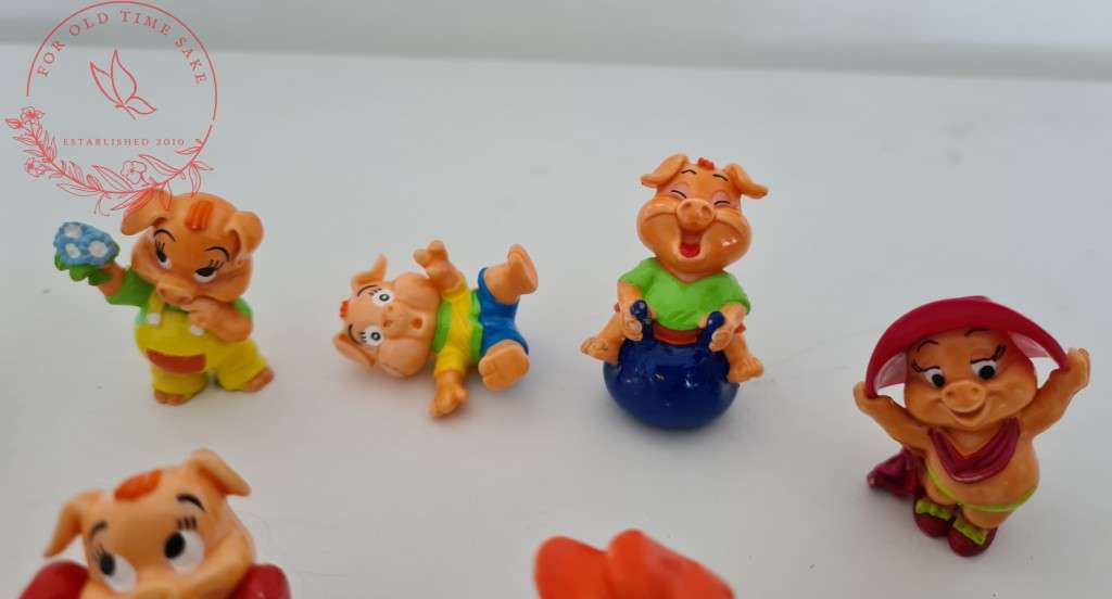 Lot Mini pig figurerines - see photos