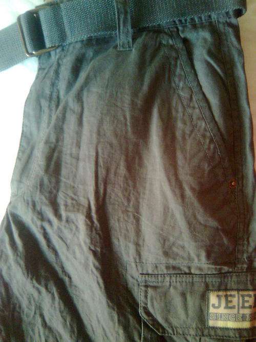 BRAND NEW JEEP SHORTS SIZE 32 DARK GREEN **BID NOW R1 **