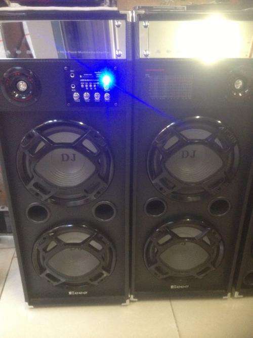 BRAND NEW***4X 10INCH SUBS WITH BUILT IN AMP****USB, MIC, ETC