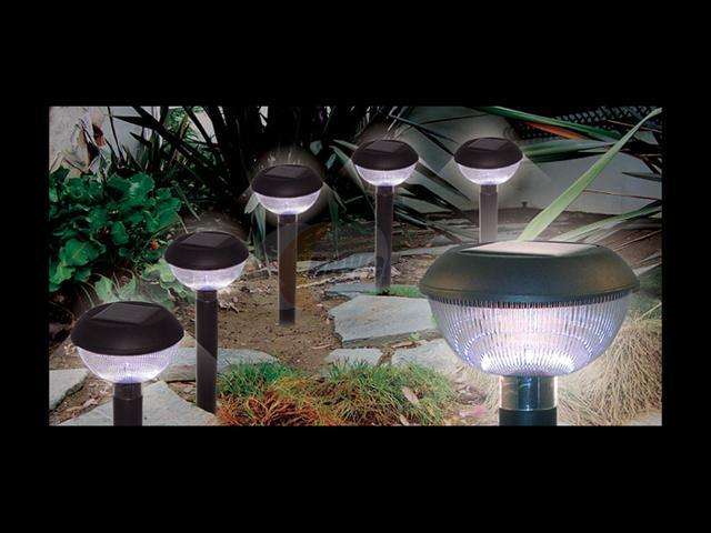 1ST ON BOB****PLASTIC SOLAR LED PATH LIGHT**SINGLES***BID NOW***10AVAIL.