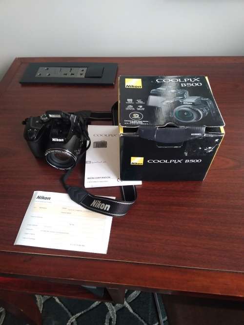 NIKON COOLPIX B500 CAMERA !! LIKE NEW !! BARGAIN