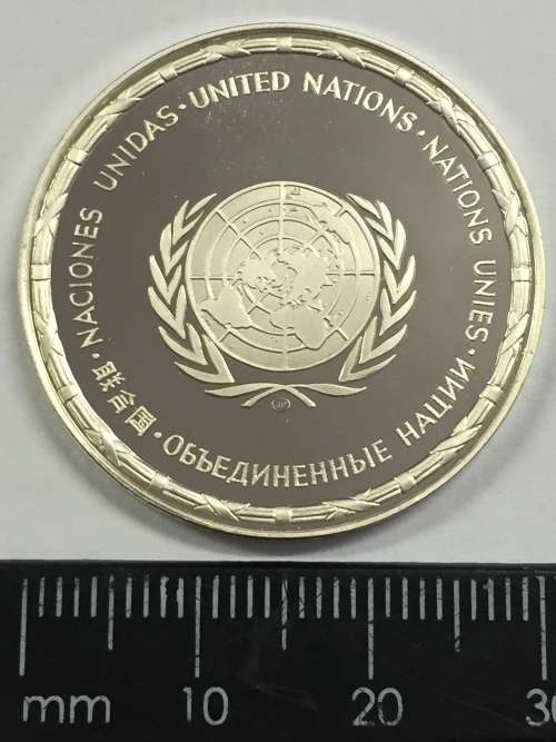 India United Nations proof sterling silver medallion - weighs 13.5 grams