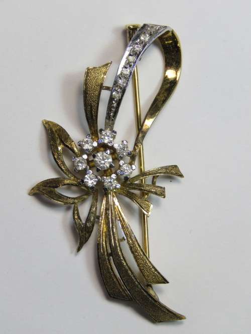 Gold plated silver brooch