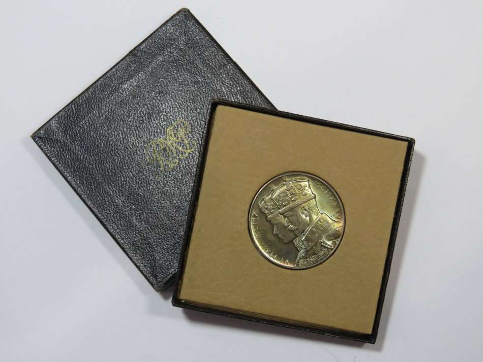 Union of South Africa  silver medallion with lovely toning in Royal mint box