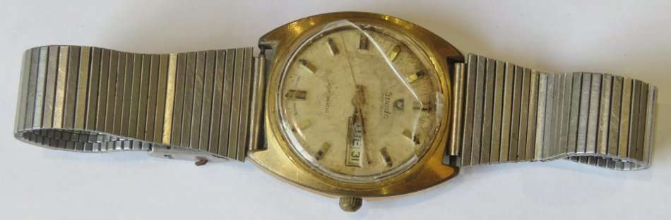 Nivada automatic watch - Running, but glass broken