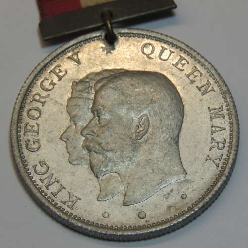 1911 George 5 coronation medal with ribbon