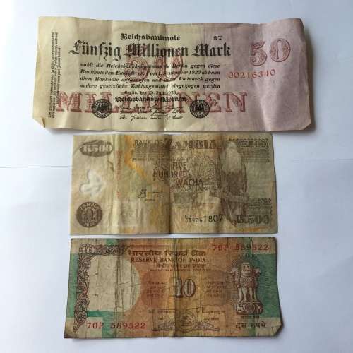 Lot of 10 World banknotes