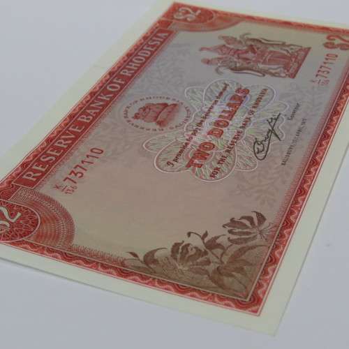Reserve Bank of Rhodesia Two dollars 15 April 1977 uncirculated with paper clip dent