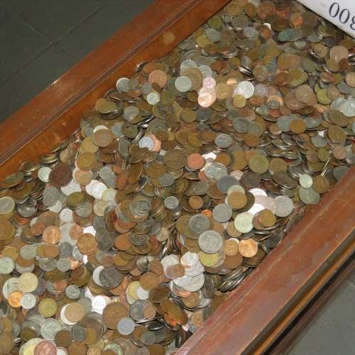 1 kg of mixed coins - We scoop 1kg of coins from our bin - No choosing