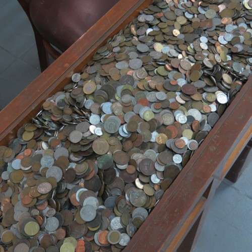 1 kg of mixed coins - We scoop 1kg of coins from our bin - No choosing